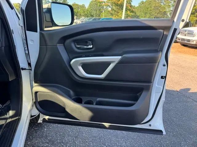 2019 Nissan Titan SV
