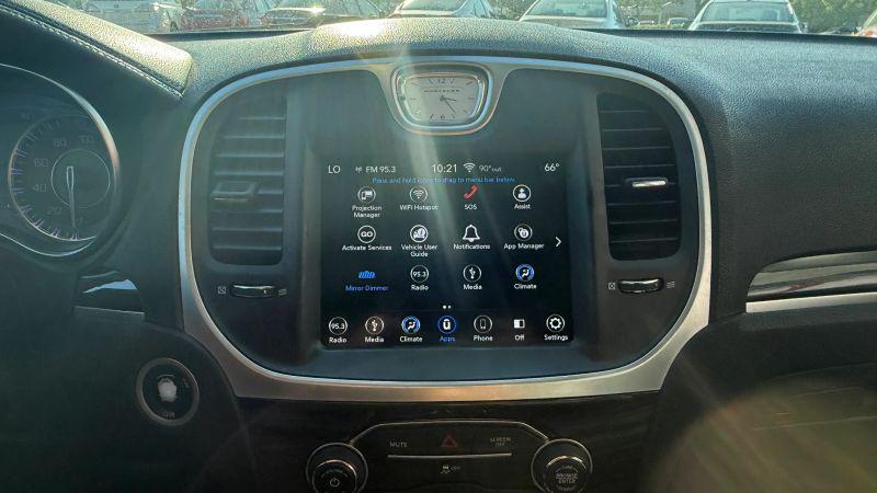 2018 Chrysler 300 Touring