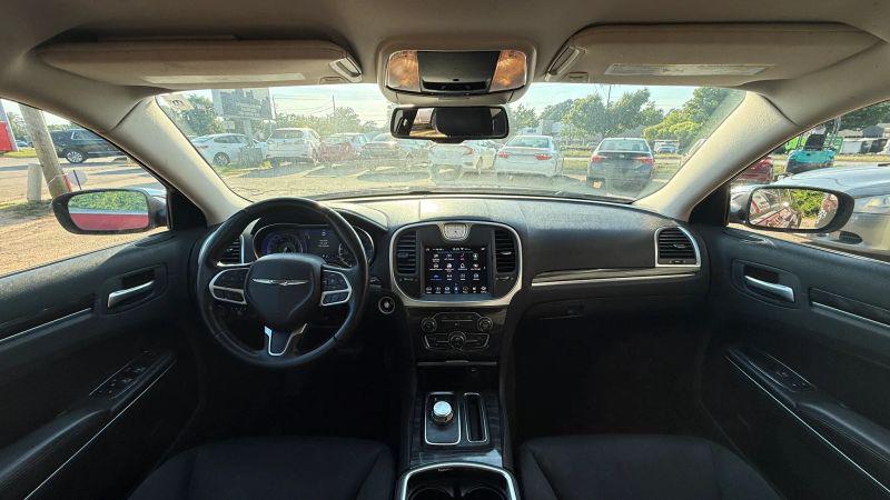 2018 Chrysler 300 Touring
