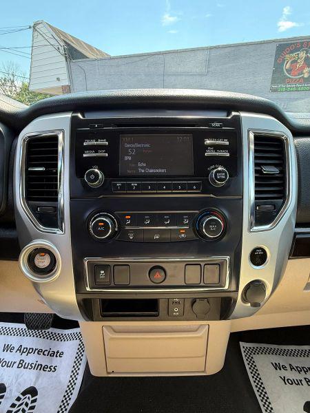 2018 Nissan Titan SV