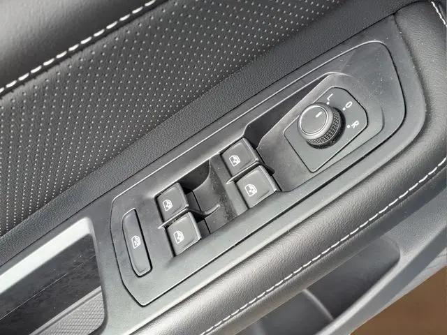 2026 Volkswagen Atlas Cross Sport SE