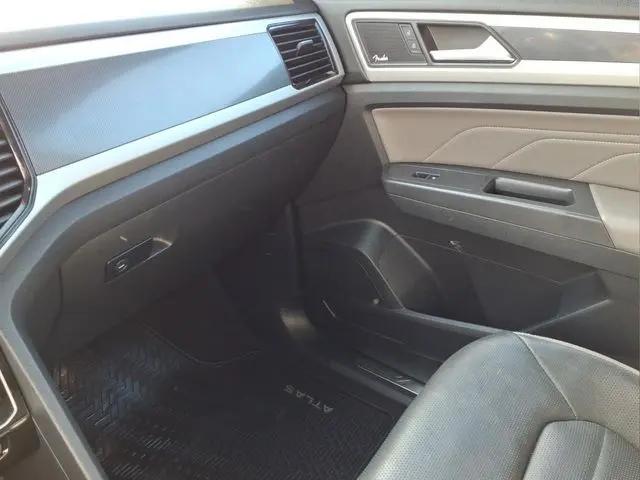 2023 Volkswagen Atlas Cross Sport 3.6L V6 SEL Premium R-Line