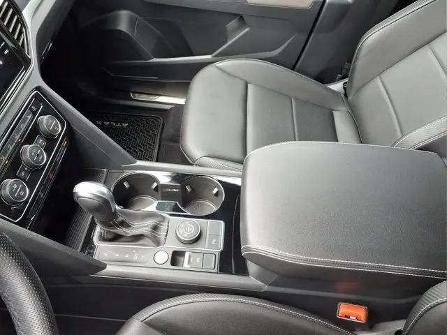 2023 Volkswagen Atlas Cross Sport 3.6L V6 SEL R-Line Black