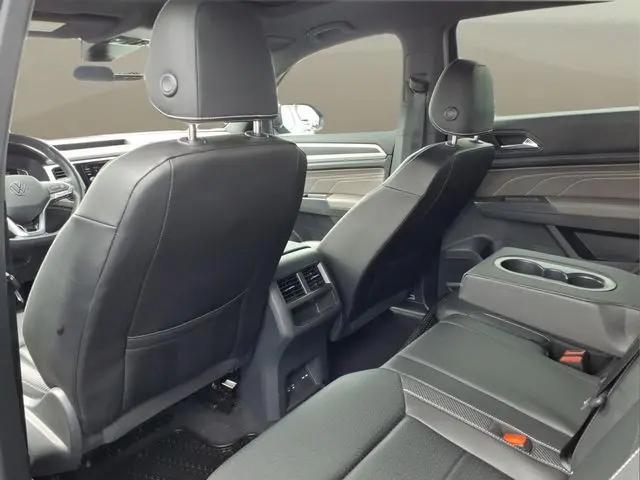 2023 Volkswagen Atlas Cross Sport 3.6L V6 SEL R-Line Black