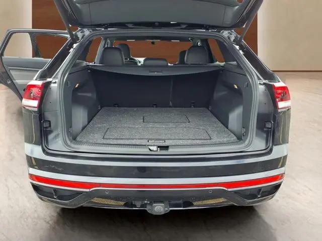 2023 Volkswagen Atlas Cross Sport 3.6L V6 SEL R-Line Black