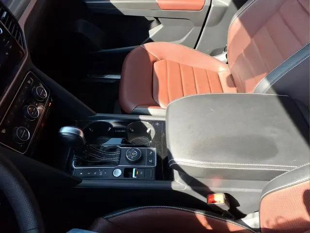 2023 Volkswagen Atlas Cross Sport 3.6L V6 SEL Premium R-Line