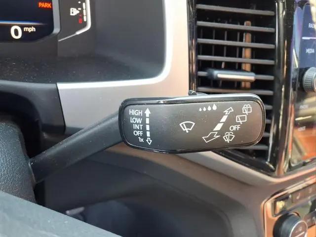 2023 Volkswagen Atlas Cross Sport 3.6L V6 SEL Premium R-Line