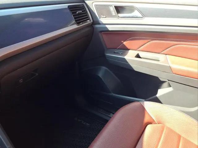 2023 Volkswagen Atlas Cross Sport 3.6L V6 SEL Premium R-Line