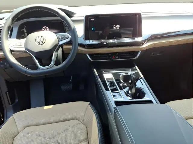 2026 Volkswagen Atlas Cross Sport SE with Technology