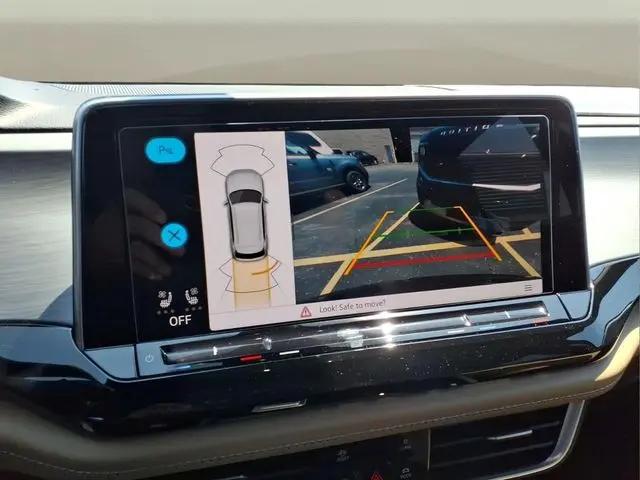 2026 Volkswagen Atlas Cross Sport SE with Technology