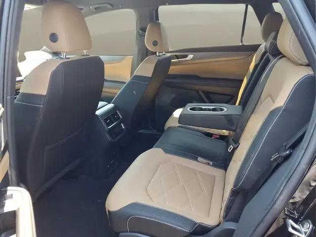 2026 Volkswagen Atlas Cross Sport SE with Technology