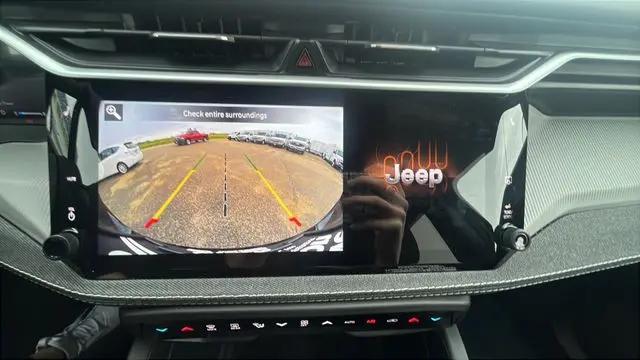 2026 Jeep Cherokee Laredo 4x4
