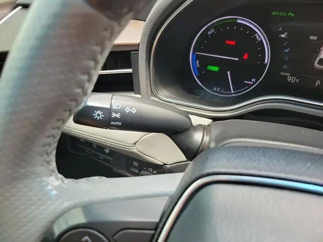 2021 Toyota Avalon Limited Hybrid