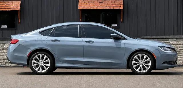 2015 Chrysler 200 S for sale in Warren, MI