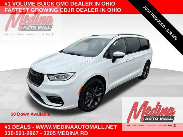 2023 Chrysler Pacifica Touring L AWD for sale in Medina, OH