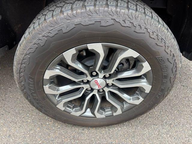 2023 GMC Canyon 4WD Crew Cab Short Box Denali