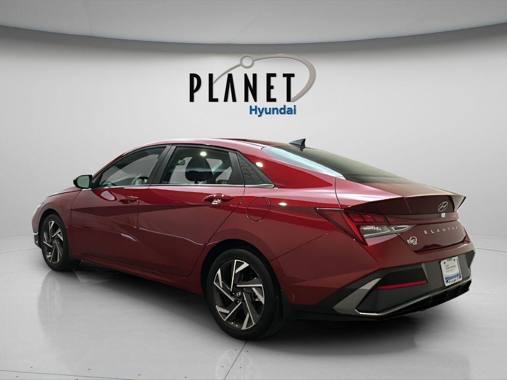 2025 Hyundai Elantra SEL - Photo 4