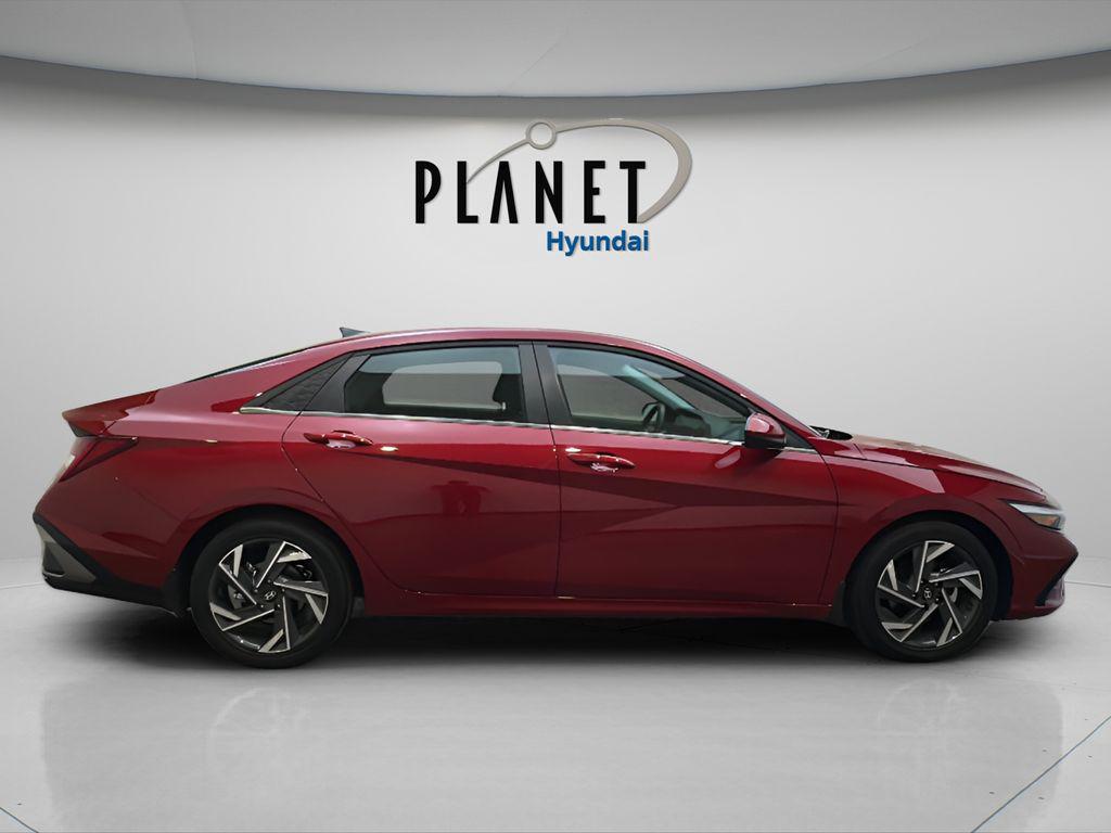 2025 Hyundai Elantra SEL - Photo 7