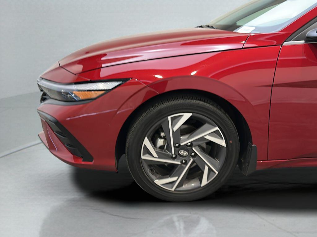 2025 Hyundai Elantra SEL - Photo 9