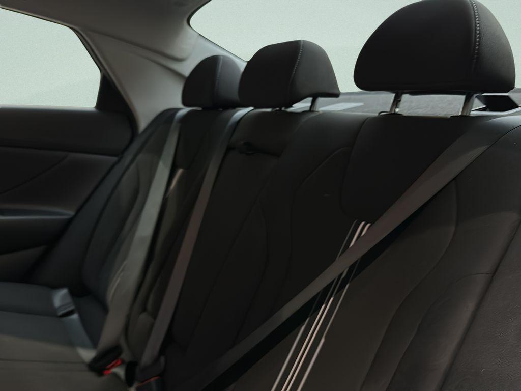 2025 Hyundai Elantra SEL - Photo 14