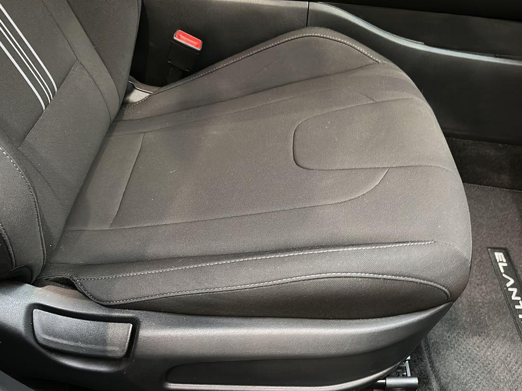 2025 Hyundai Elantra SEL - Photo 19
