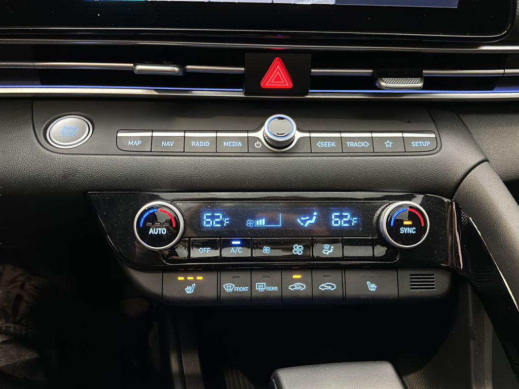 2025 Hyundai Elantra SEL - Photo 28