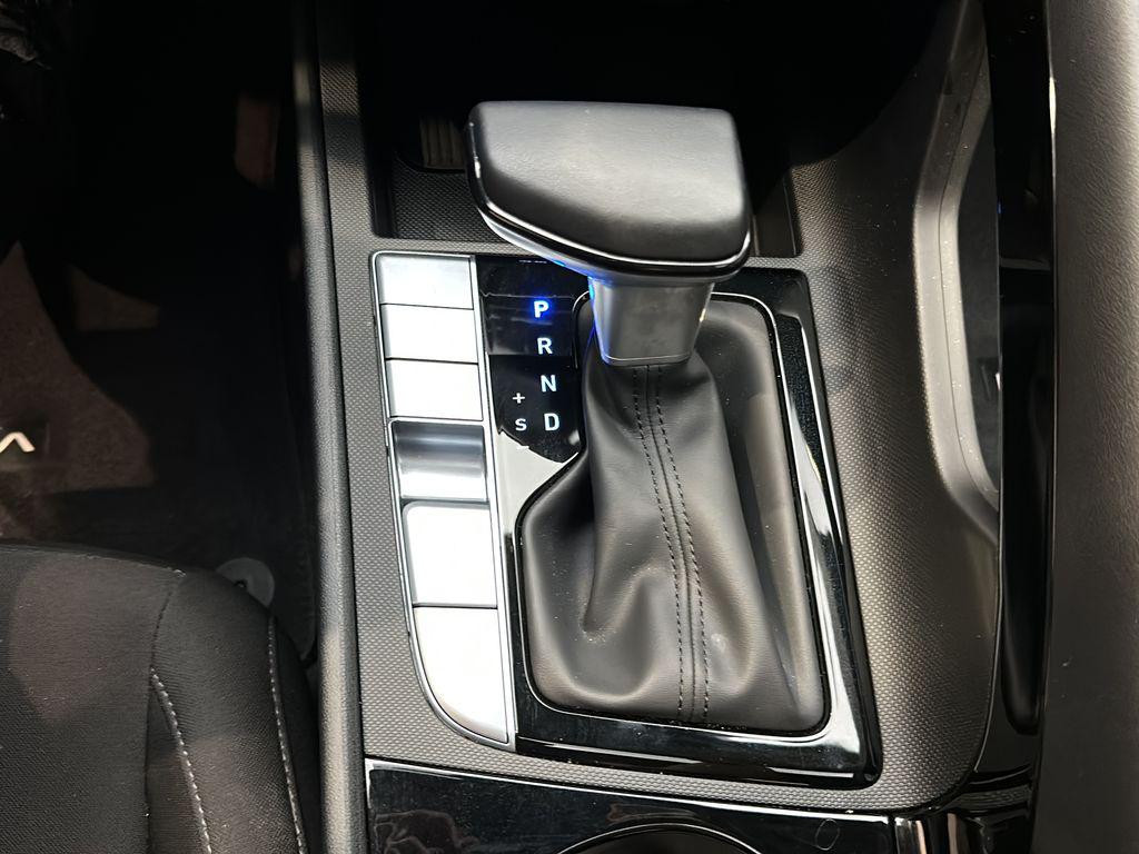 2025 Hyundai Elantra SEL - Photo 29