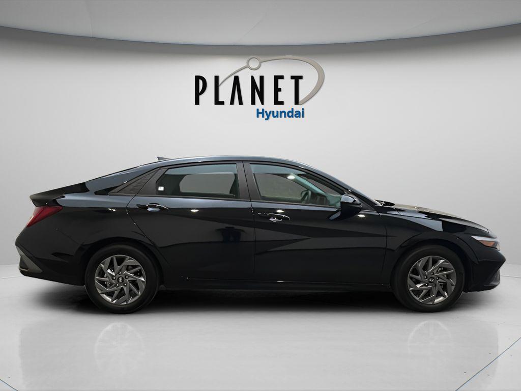 2025 Hyundai Elantra Blue - Photo 7