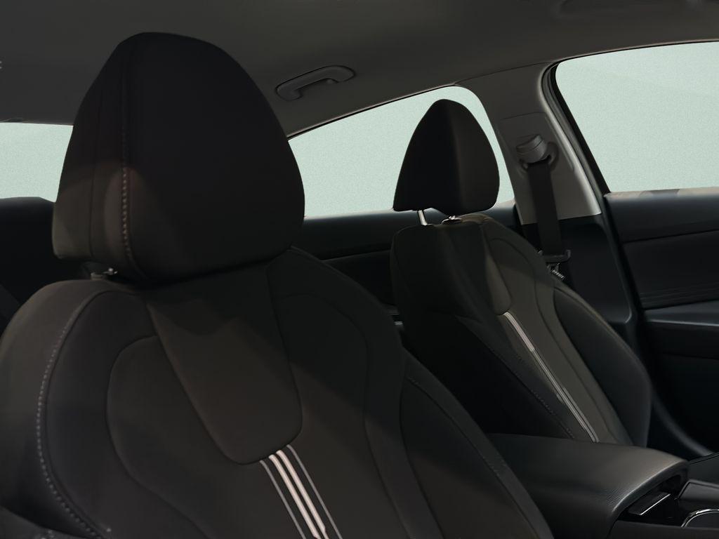 2025 Hyundai Elantra Blue - Photo 17