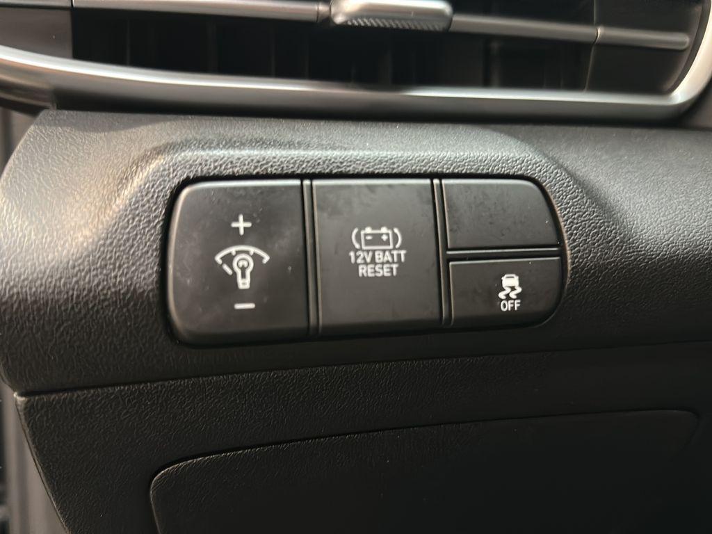 2025 Hyundai Elantra Blue - Photo 29