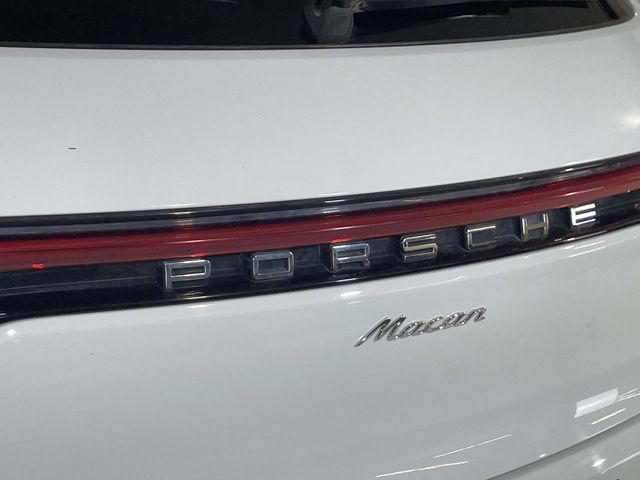 2020 Porsche Macan Unknown