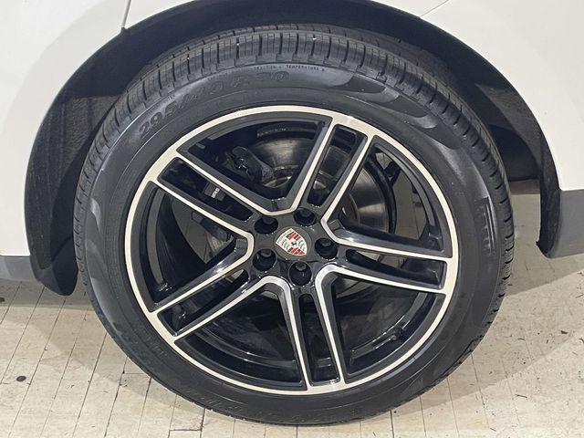 2020 Porsche Macan Unknown