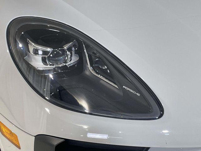 2020 Porsche Macan Unknown
