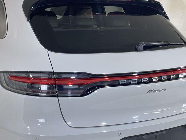 2020 Porsche Macan Unknown