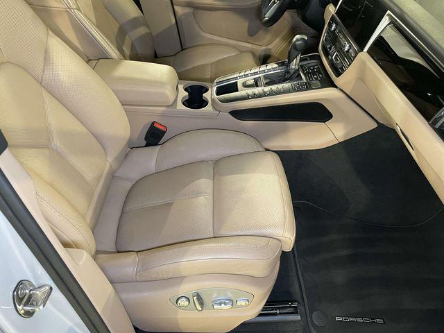 2020 Porsche Macan Unknown