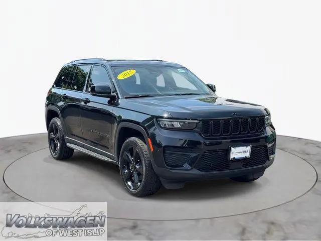 2022 Jeep Grand Cherokee Altitude 4x4 for sale in West Islip, NY