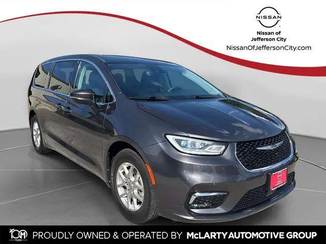 2023 Chrysler Pacifica Touring L for sale in Jefferson City, MO