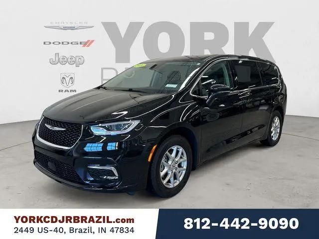 2024 Chrysler Pacifica Touring L for sale in Brazil, IN