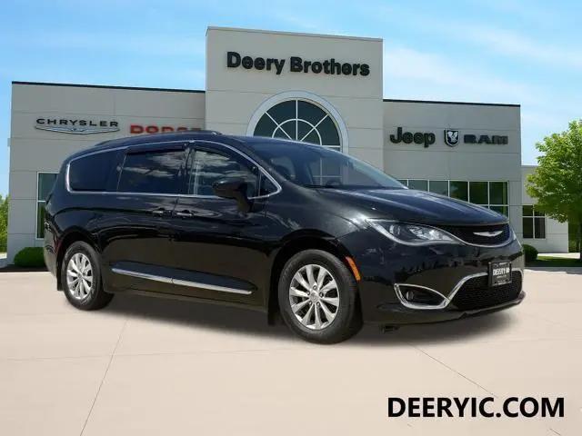 2017 Chrysler Pacifica Touring-L for sale in Iowa City, IA