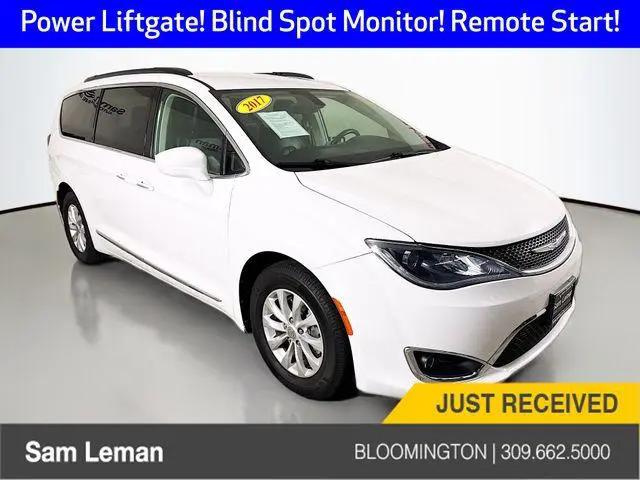 2017 Chrysler Pacifica Touring-L for sale in Bloomington, IL