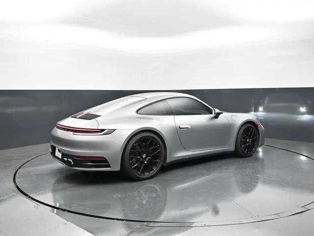 2021 Porsche 911 Carrera 4