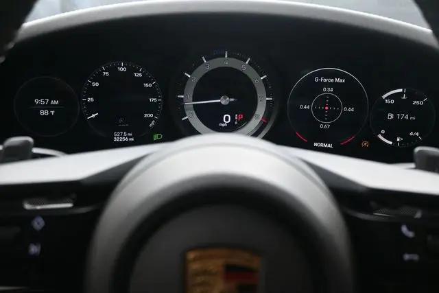 2021 Porsche 911 Carrera 4