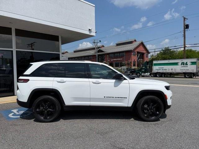 2023 Jeep Grand Cherokee Altitude 4x4 2023 Jeep Grand Cherokee Altitude 4x4