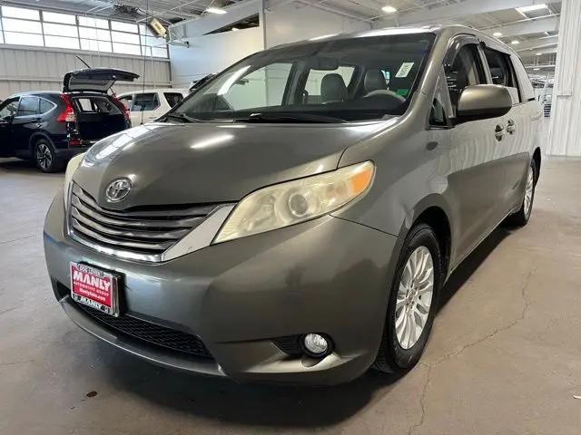 2011 Toyota Sienna XLE V6