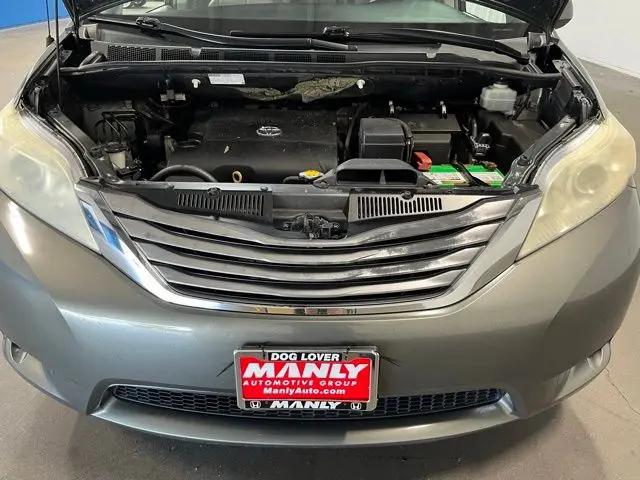 2011 Toyota Sienna XLE V6