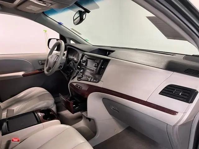 2011 Toyota Sienna XLE V6