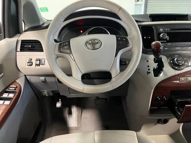 2011 Toyota Sienna XLE V6