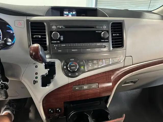 2011 Toyota Sienna XLE V6