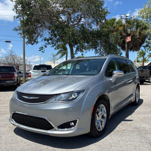 2018 Chrysler Pacifica Limited for sale in Saginaw, MI