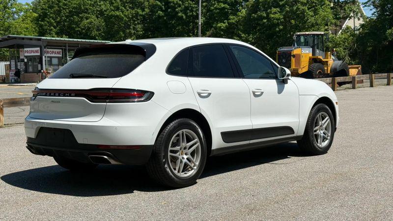 2020 Porsche Macan Base